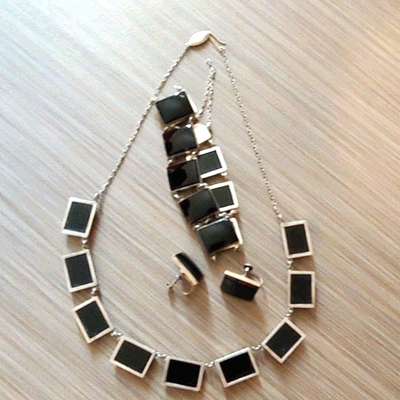 Stunning Sterling Black Onyx Ensemble - Picture 2 of 3